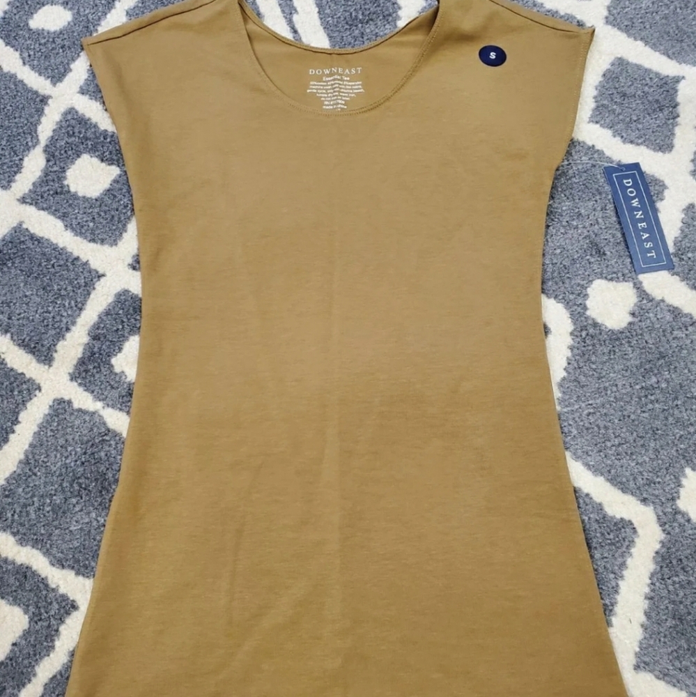 Nwt olive green shirt size small stretchy